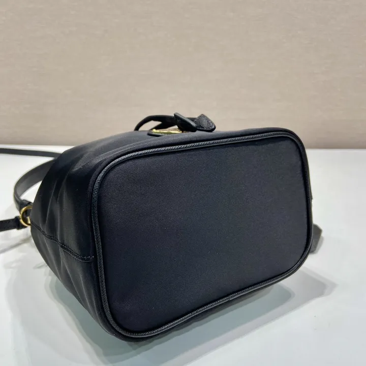 スーパーコピー プラダ キーホルダー