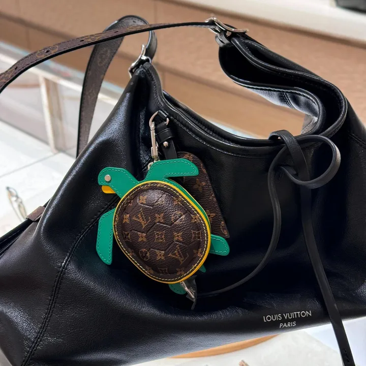 スーパーコピー ルイヴィトン キーホルダー