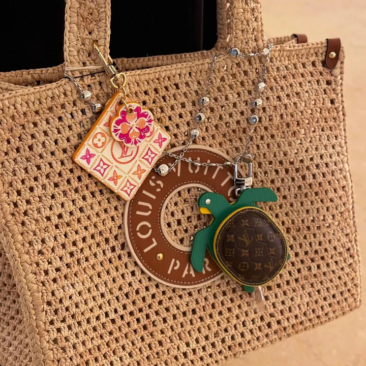 スーパーコピー ルイヴィトン キーホルダー