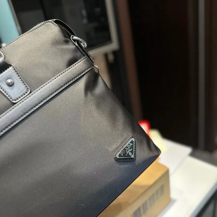 スーパーコピー プラダ キーホルダー