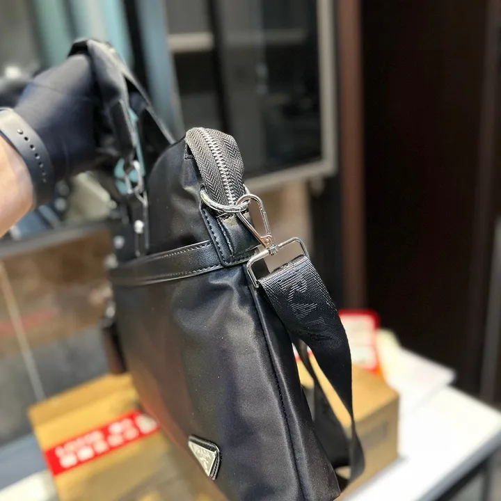 スーパーコピー プラダ キーホルダー