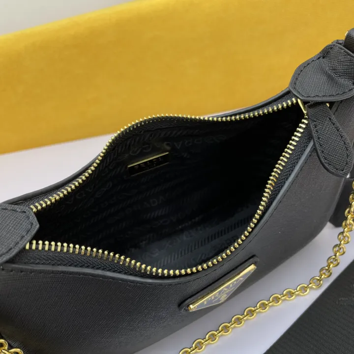 スーパーコピー バレンシアガ キーホルダー