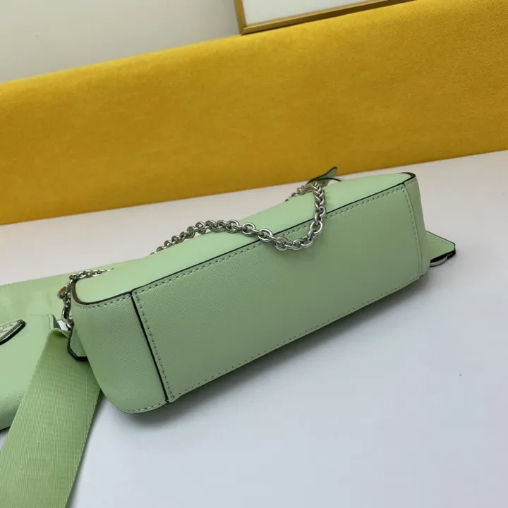 スーパーコピー バレンシアガ キーホルダー