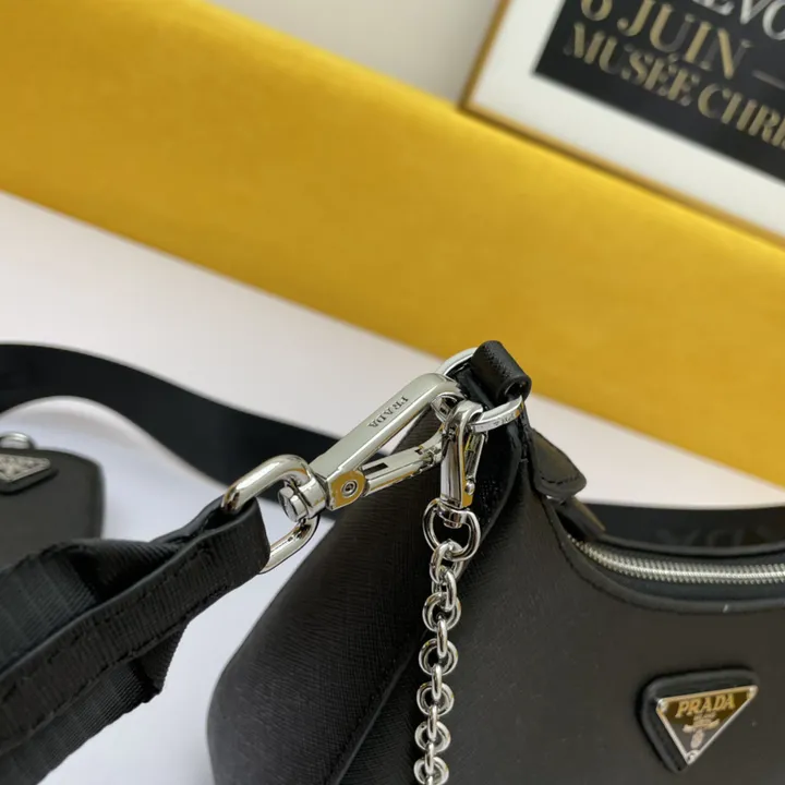 スーパーコピー バレンシアガ キーホルダー