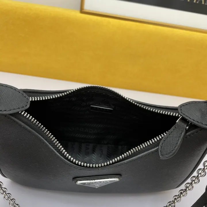 スーパーコピー バレンシアガ キーホルダー