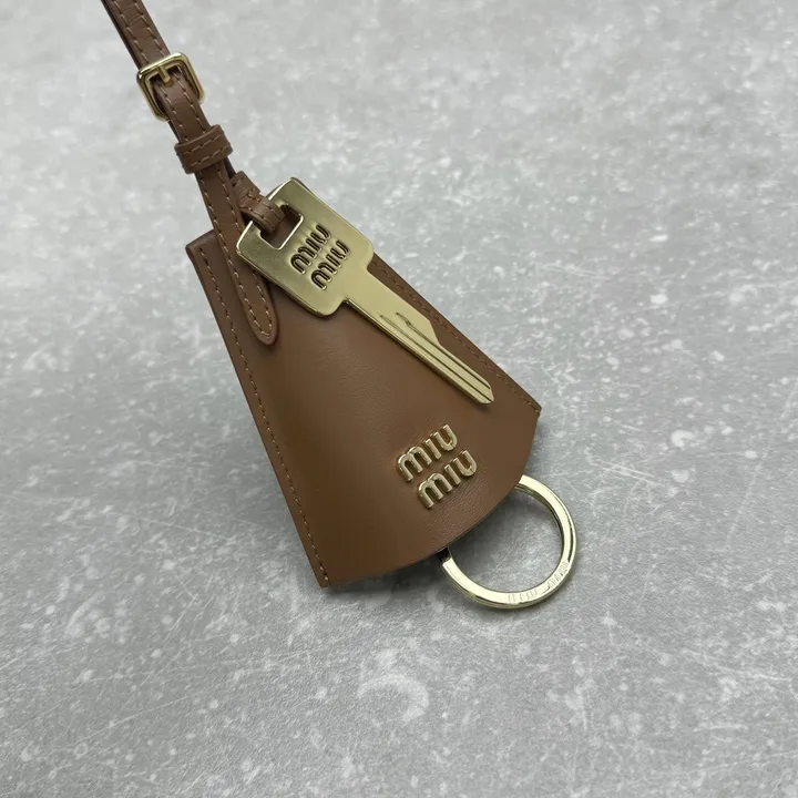 スーパーコピー ミュウミュウ キーホルダー