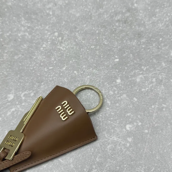 スーパーコピー ミュウミュウ キーホルダー