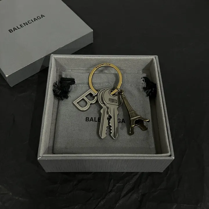 スーパーコピー バレンシアガ キーホルダー