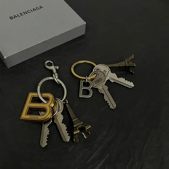 スーパーコピー バレンシアガ キーホルダー