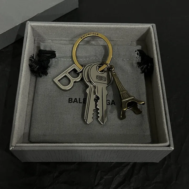 スーパーコピー バレンシアガ キーホルダー