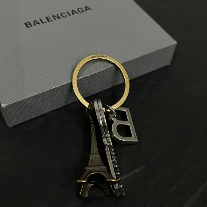 スーパーコピー バレンシアガ キーホルダー