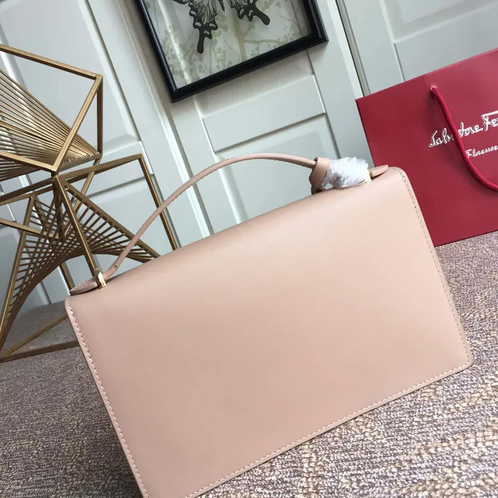 スーパーコピー フェラガモ キーホルダー