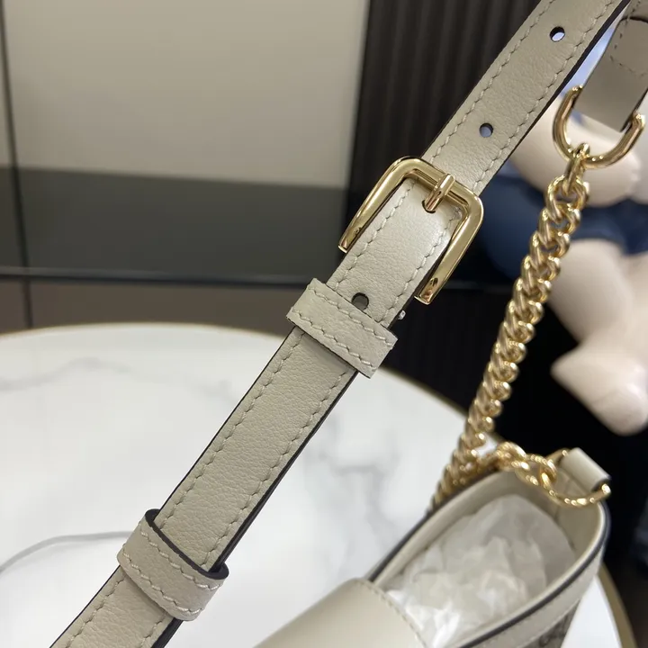 スーパーコピー ルイヴィトン キーホルダー