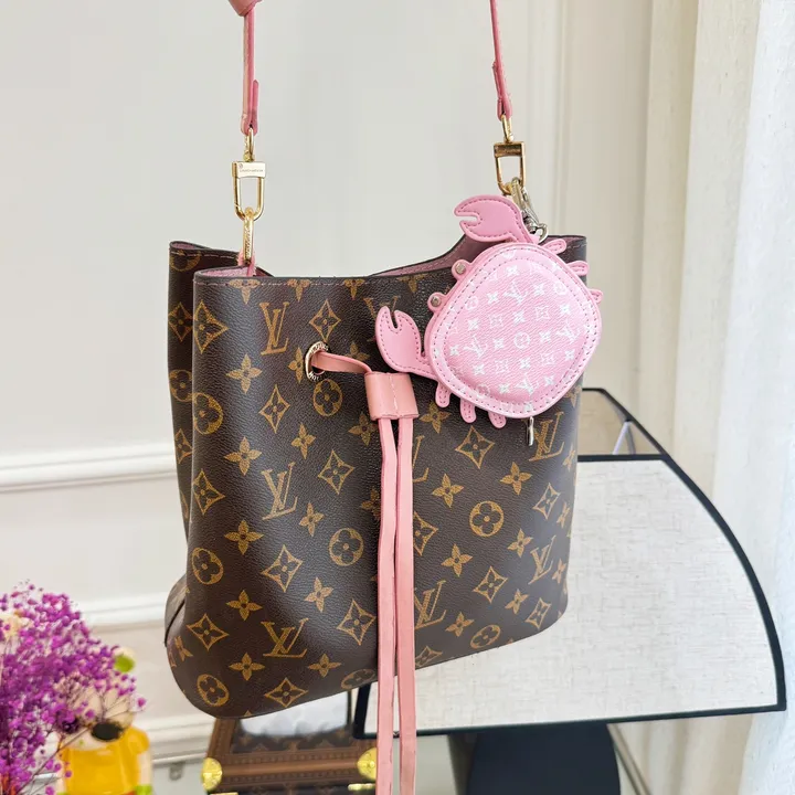 スーパーコピー ルイヴィトン キーホルダー