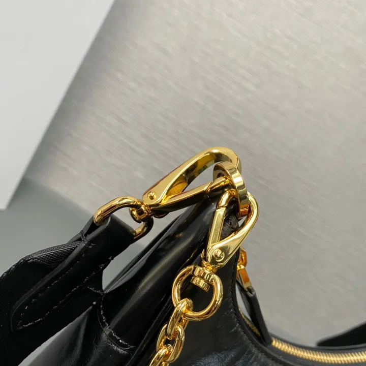 スーパーコピー プラダ キーホルダー