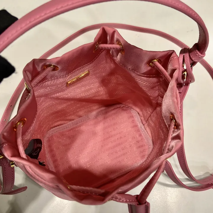 スーパーコピー プラダ キーホルダー