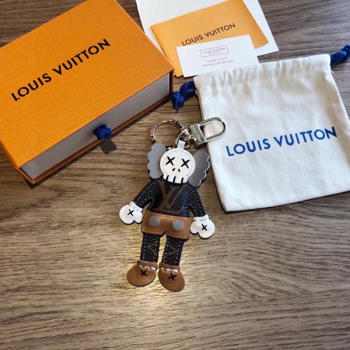 スーパーコピー ミュウミュウ キーホルダー