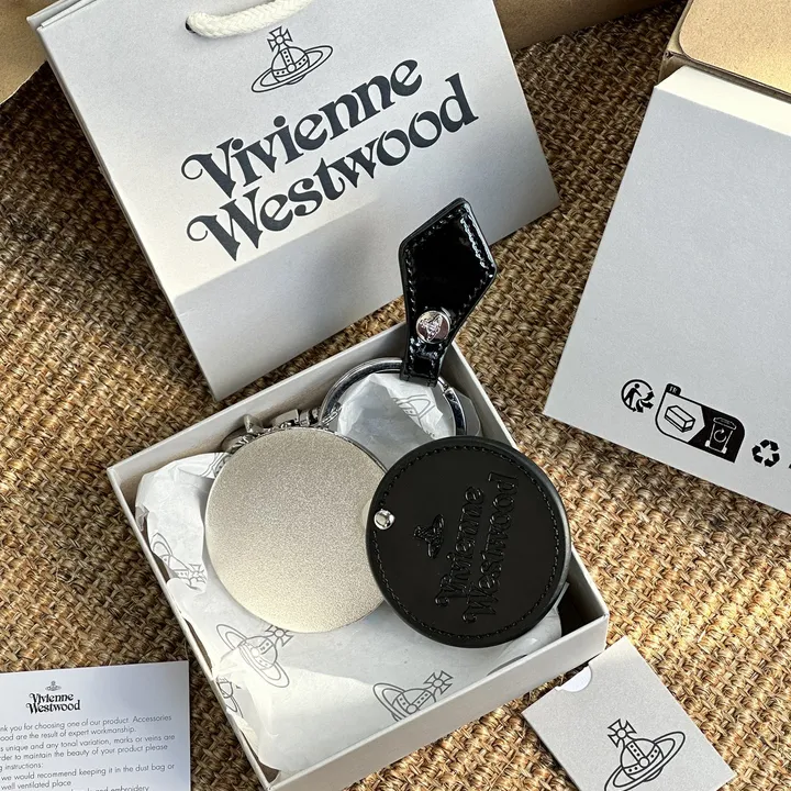 スーパーコピー クリスチャン・ルブタン キーホルダー