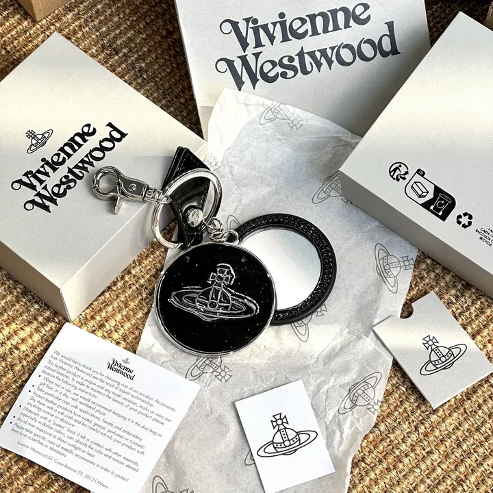 スーパーコピー クリスチャン・ルブタン キーホルダー