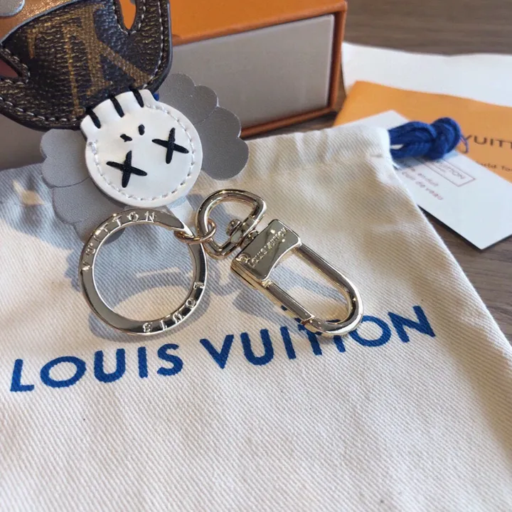 スーパーコピー ミュウミュウ キーホルダー