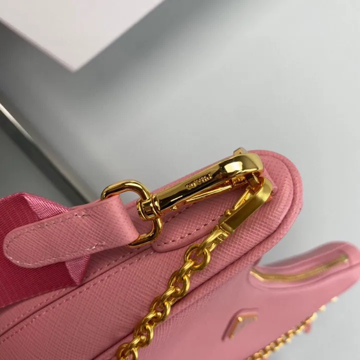 スーパーコピー プラダ キーホルダー