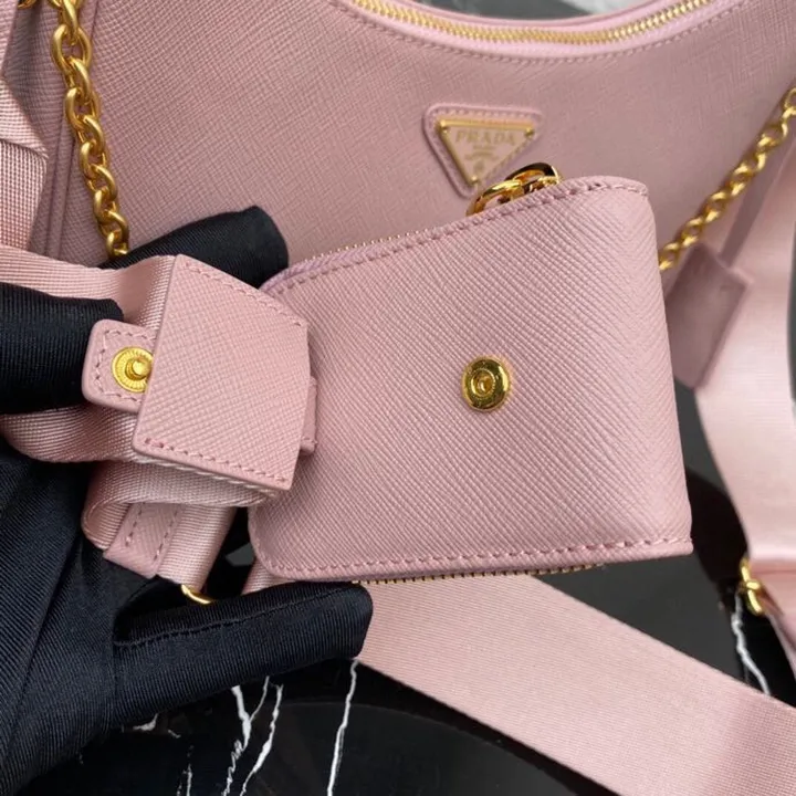 スーパーコピー プラダ キーホルダー