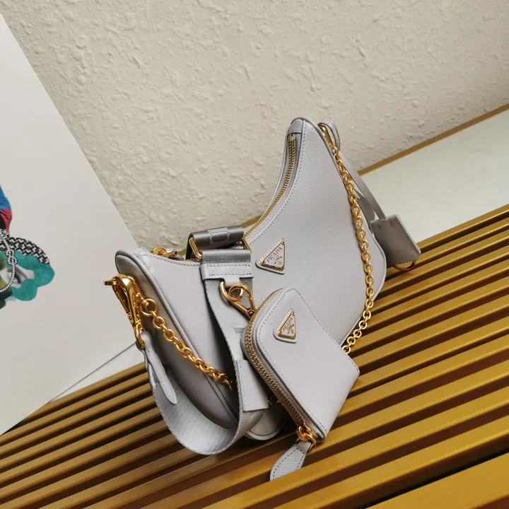 スーパーコピー プラダ キーホルダー