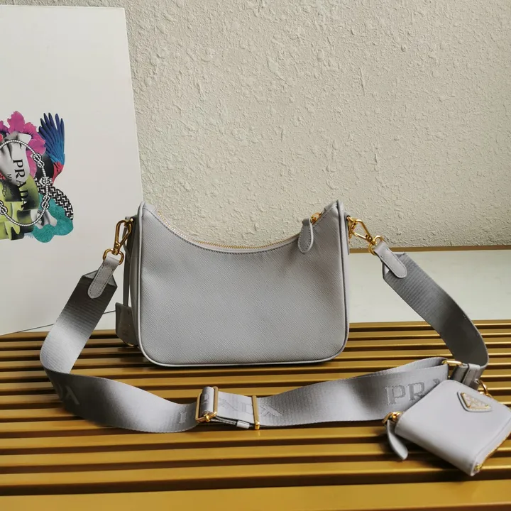 スーパーコピー プラダ キーホルダー