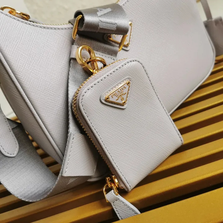 スーパーコピー プラダ キーホルダー