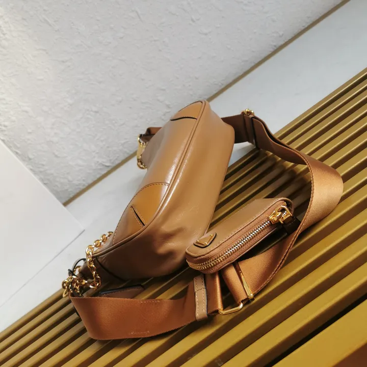 スーパーコピー プラダ キーホルダー