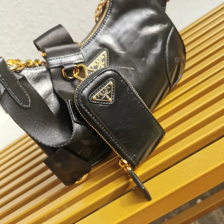 スーパーコピー プラダ キーホルダー