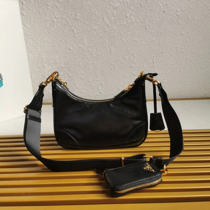 スーパーコピー プラダ キーホルダー