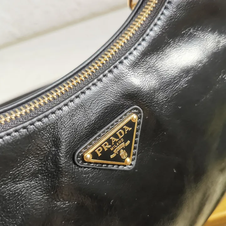 スーパーコピー プラダ キーホルダー