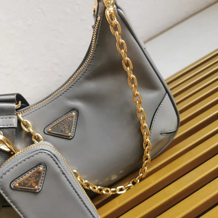 スーパーコピー プラダ キーホルダー