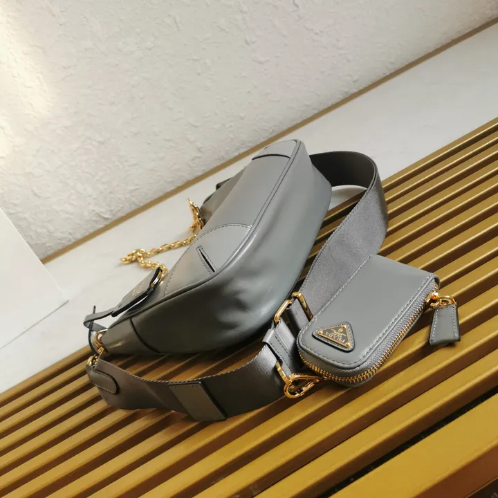 スーパーコピー プラダ キーホルダー