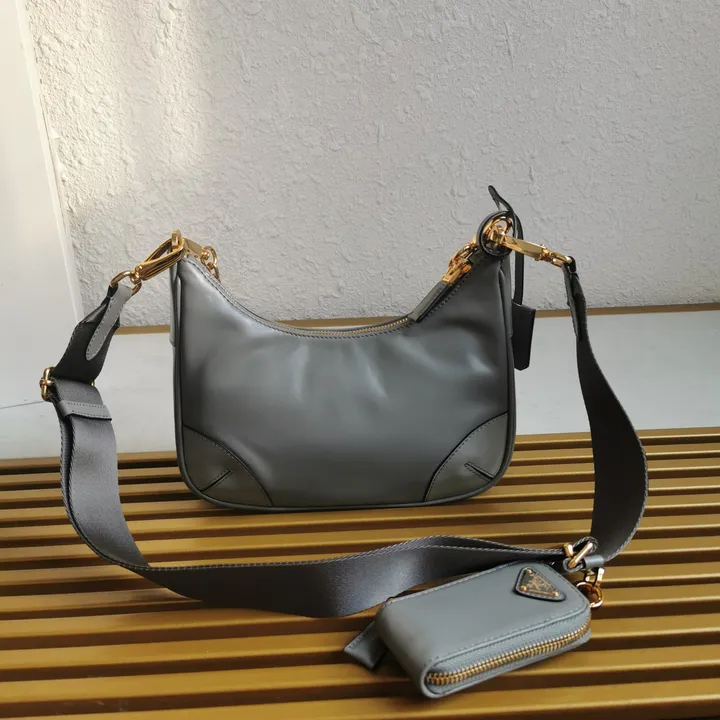 スーパーコピー プラダ キーホルダー