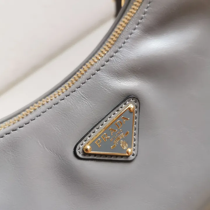 スーパーコピー プラダ キーホルダー