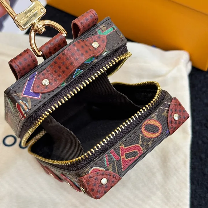 スーパーコピー ルイヴィトン キーホルダー