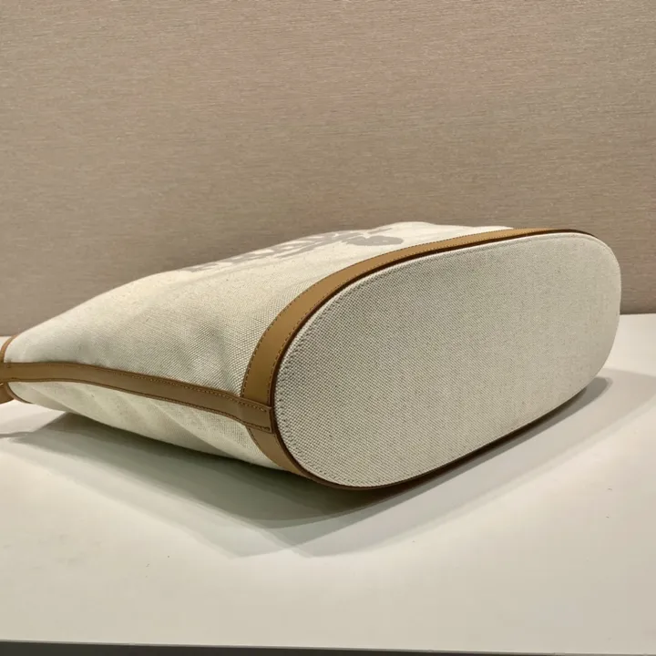 スーパーコピー プラダ キーホルダー