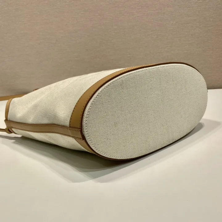 スーパーコピー プラダ キーホルダー