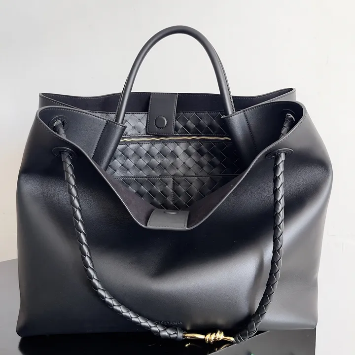 スーパーコピー ボッテガ ヴェネタ キーホルダー