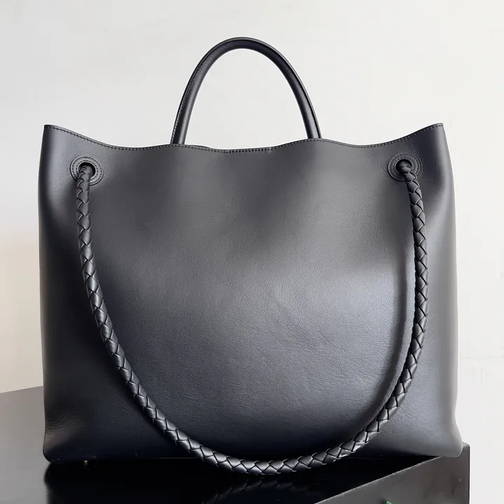 スーパーコピー ボッテガ ヴェネタ キーホルダー