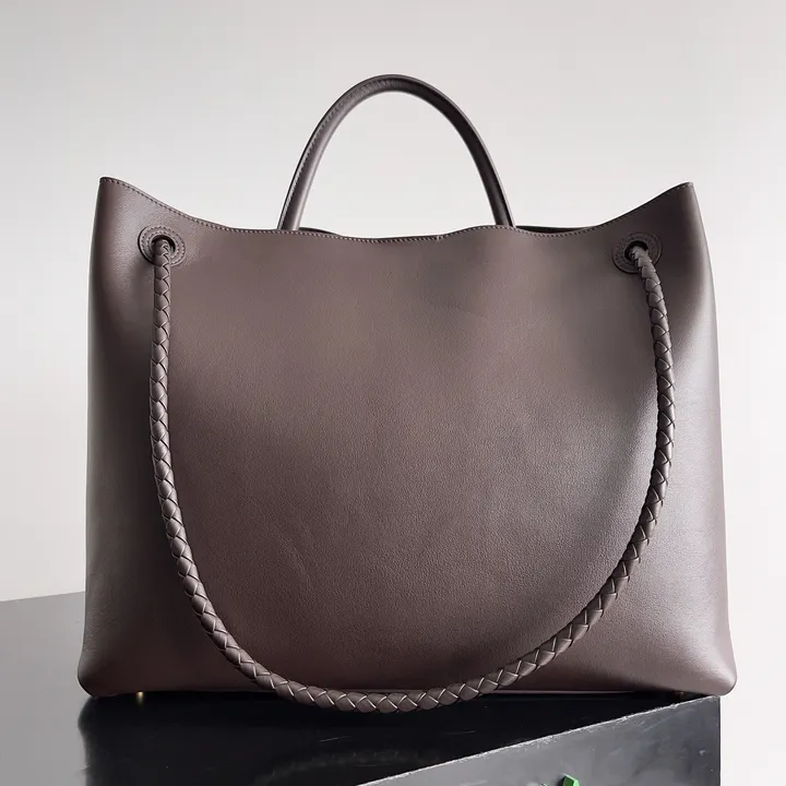 スーパーコピー ボッテガ ヴェネタ キーホルダー