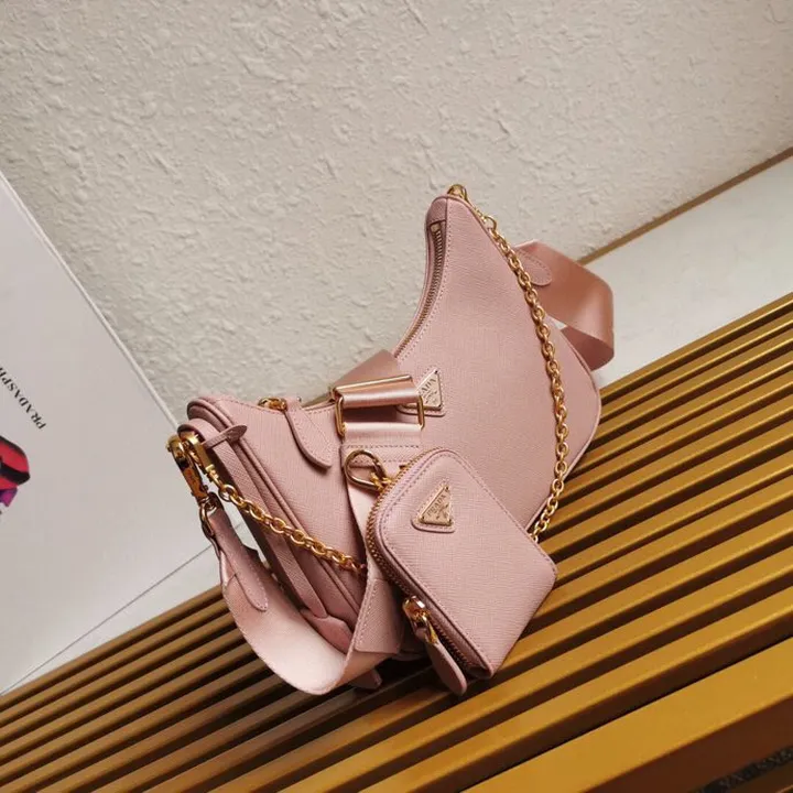 スーパーコピー プラダ キーホルダー