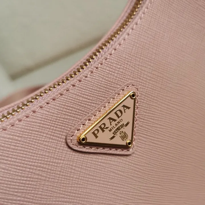 スーパーコピー プラダ キーホルダー