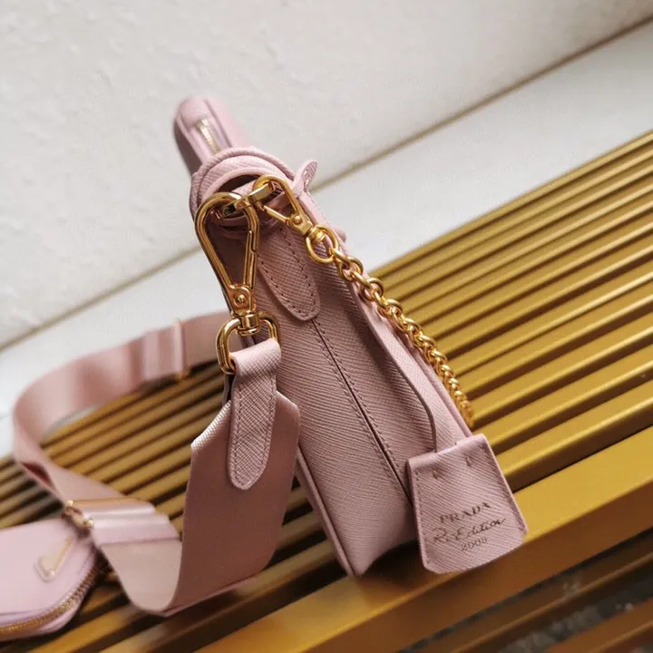 スーパーコピー プラダ キーホルダー