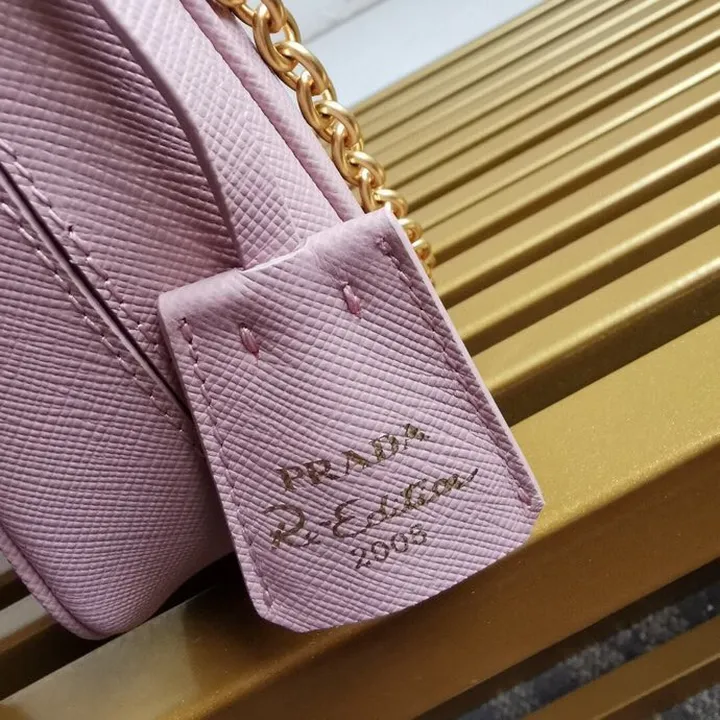 スーパーコピー プラダ キーホルダー