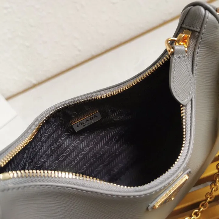 スーパーコピー プラダ キーホルダー