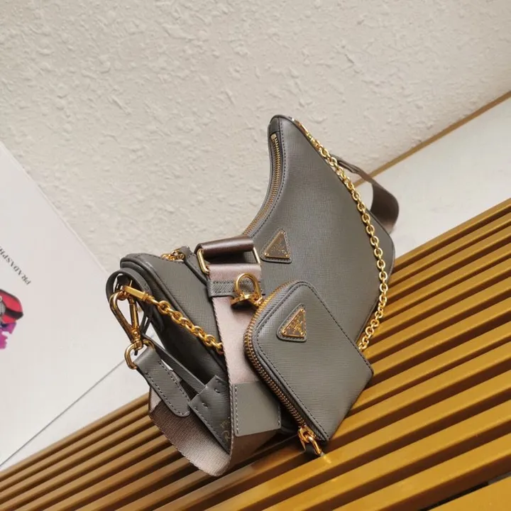 スーパーコピー プラダ キーホルダー