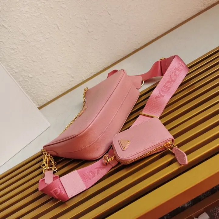 スーパーコピー プラダ キーホルダー